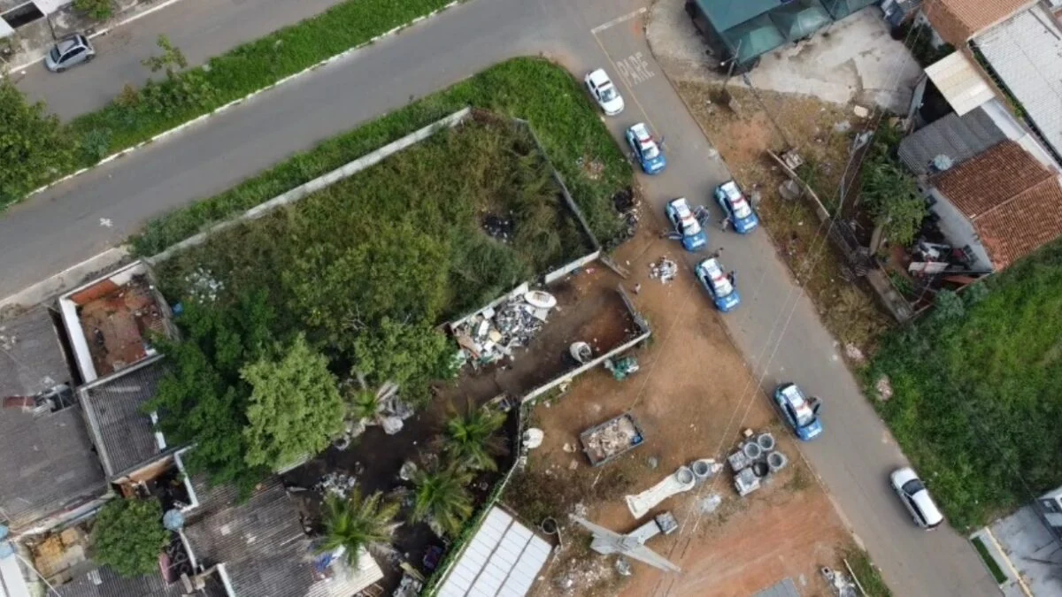 Imagem aérea de local onde houve operação policial.