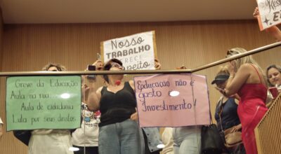 Foto dos manifestantes que compareceram no plenário João Antônio Borges