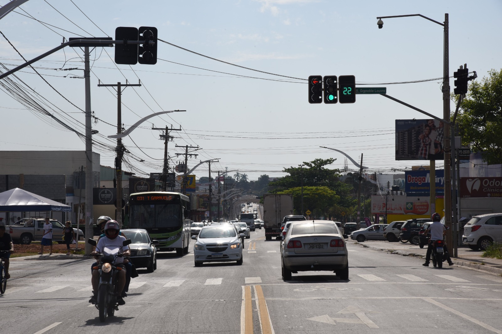 Imagem do trânsito em Aparecida de Goiânia.